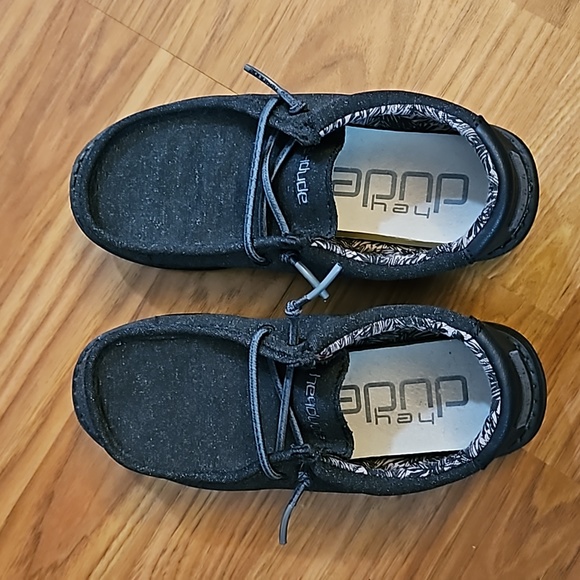 Hey Dude Wally shoes - Picture 1 of 3